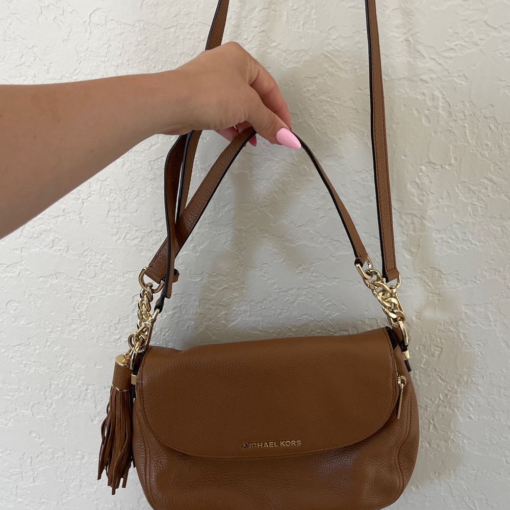 Michael Kors Brown Leather Crossbody Bag with Gold Hardware - Picture 5 of 16